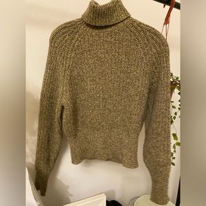 Uniqlo sweater in great condition